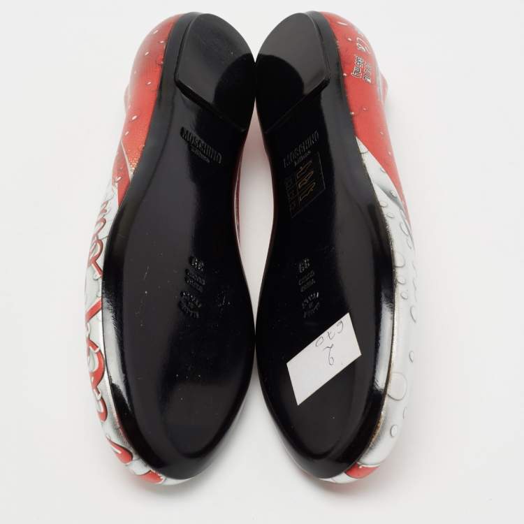 مملوكة مسبقًا Moschino Silver/Orange Printed Leather Ballet Flats Size 39