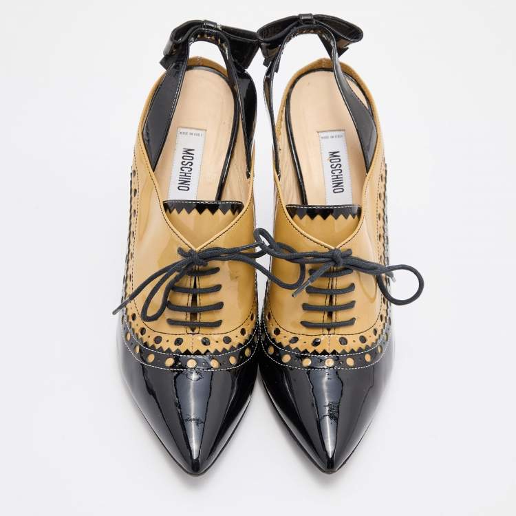 Pre Owned Moschino Multicolor Black/Beige Patent Leather Pointed Toe Lace Up Pumps Size 39
