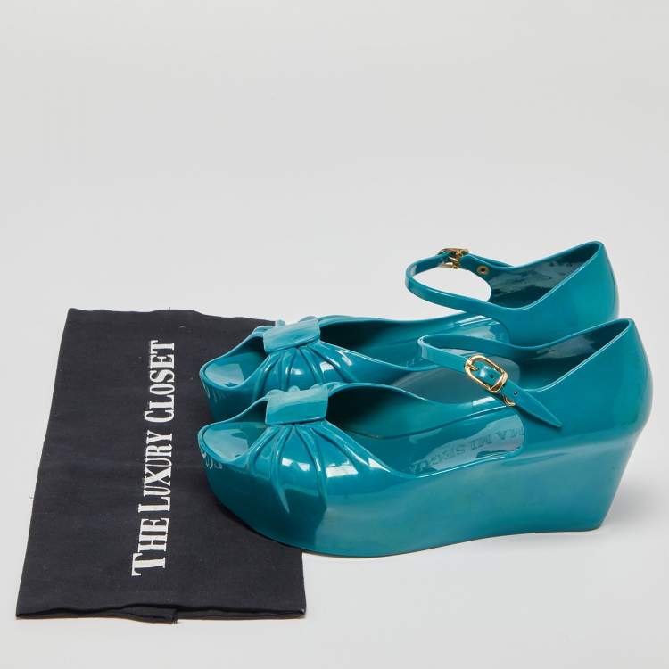 مملوكة مسبقًا Moschino x Kartell Blue Rubber Jelly Super Bow Wedge Sandals Size 40