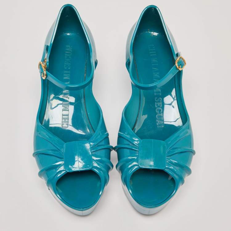 مملوكة مسبقًا Moschino x Kartell Blue Rubber Jelly Super Bow Wedge Sandals Size 40