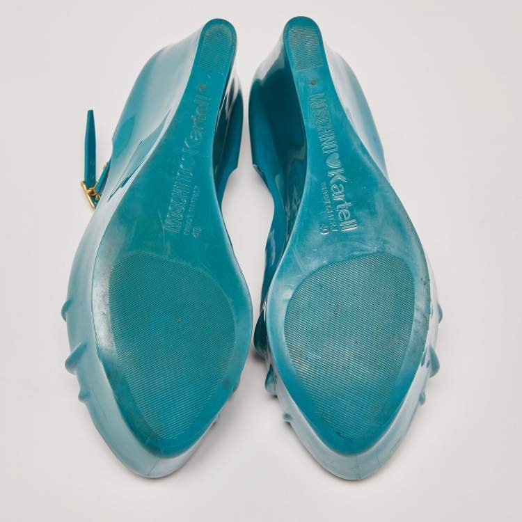 مملوكة مسبقًا Moschino x Kartell Blue Rubber Jelly Super Bow Wedge Sandals Size 40