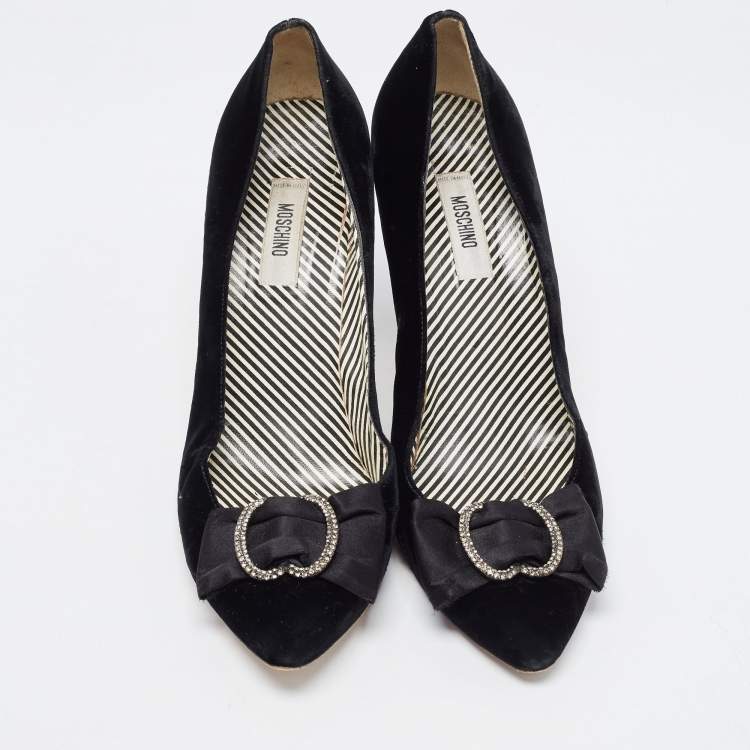Pre Owned Moschino Black Velvet and Satin Crystal Embellished Bow Pumps Size 41
