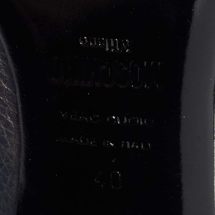 Pre Owned Moschino Silver Leather Classic Logo Pumps Size 40