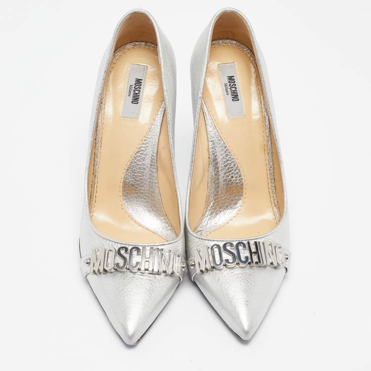 Pre Owned Moschino Silver Leather Classic Logo Pumps Size 40