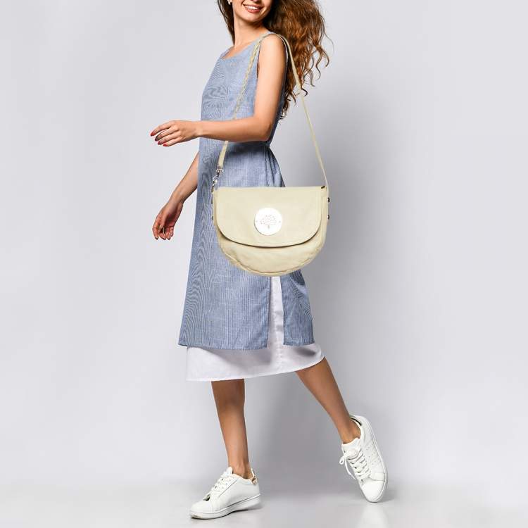Pre Owned Mulberry Off White Leather Daria Logo Flap Shoulder Bag