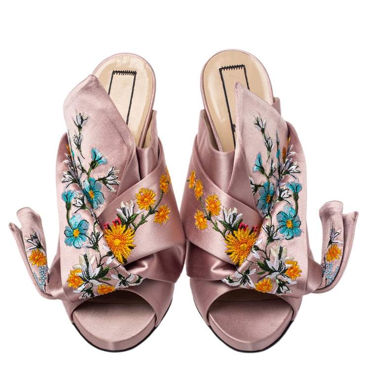 Pre Owned N°21 Floral Embroidered Satin Knot Mules Size 40
