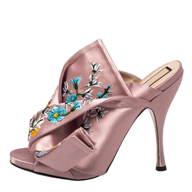 Pre Owned N°21 Floral Embroidered Satin Knot Mules Size 40
