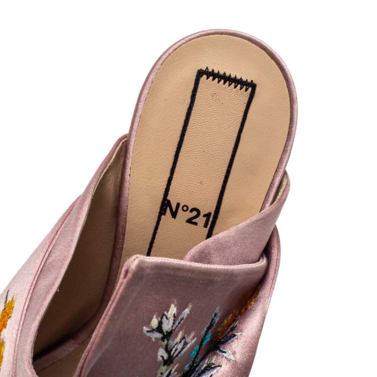 Pre Owned N°21 Floral Embroidered Satin Knot Mules Size 40