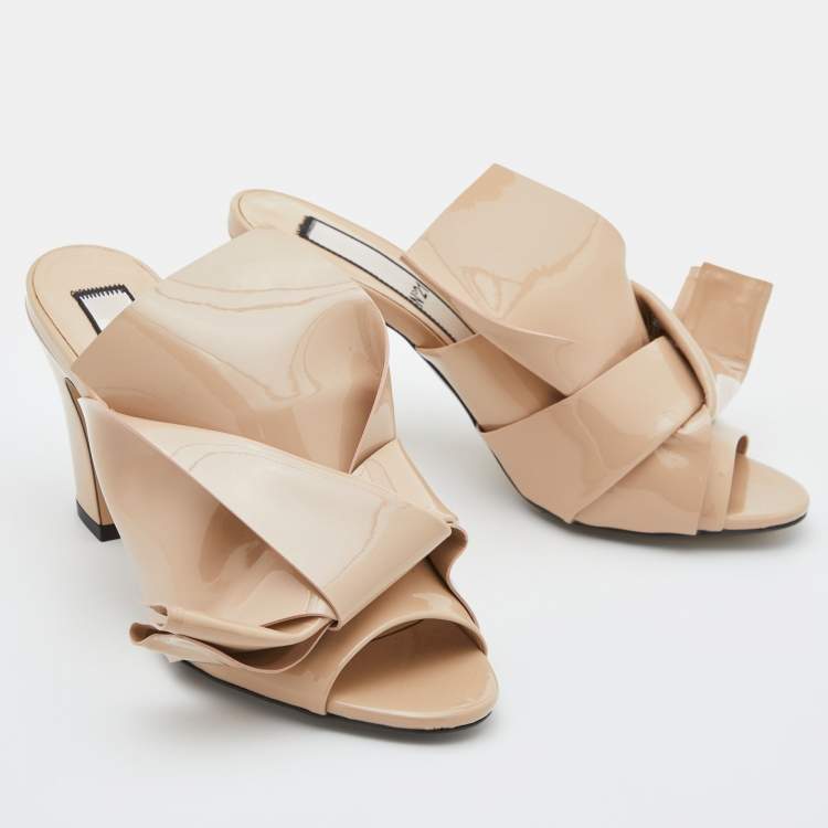 Pre Owned N21 Beige Patent Leather Raso Knot Block Heel Mules Size 38