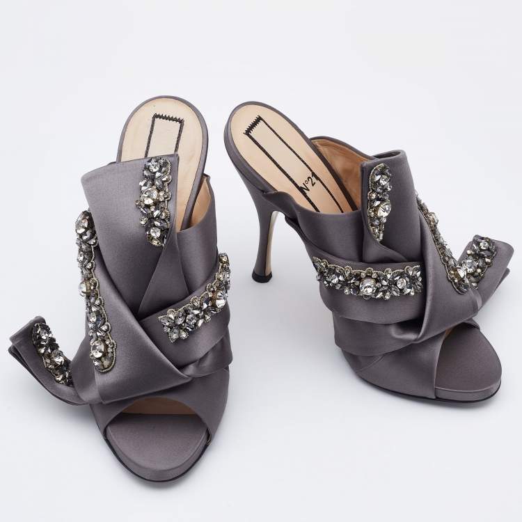 Pre Owned Nº21 Grey Knotted Satin Crystal Embellished Mules Size 40