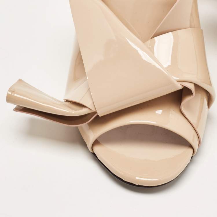 Pre Owned N21 Beige Patent Leather Raso Knot Block Heel Mules Size 38
