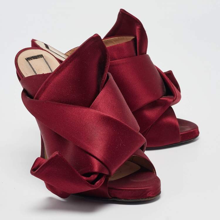 Pre Owned Nº21 Burgundy Satin Knotted Bow Mules Size 35
