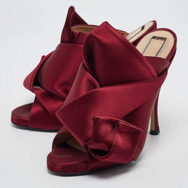 Pre Owned Nº21 Burgundy Satin Knotted Bow Mules Size 35