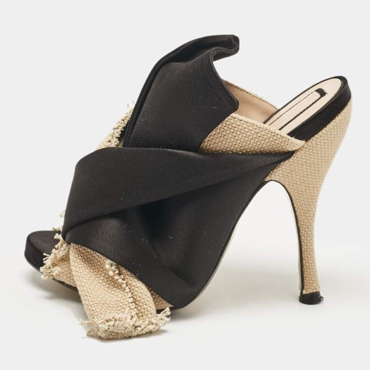 Pre Owned Nº21  Beige/Black Canvas and Satin Raso Knot Mules Size 35.5