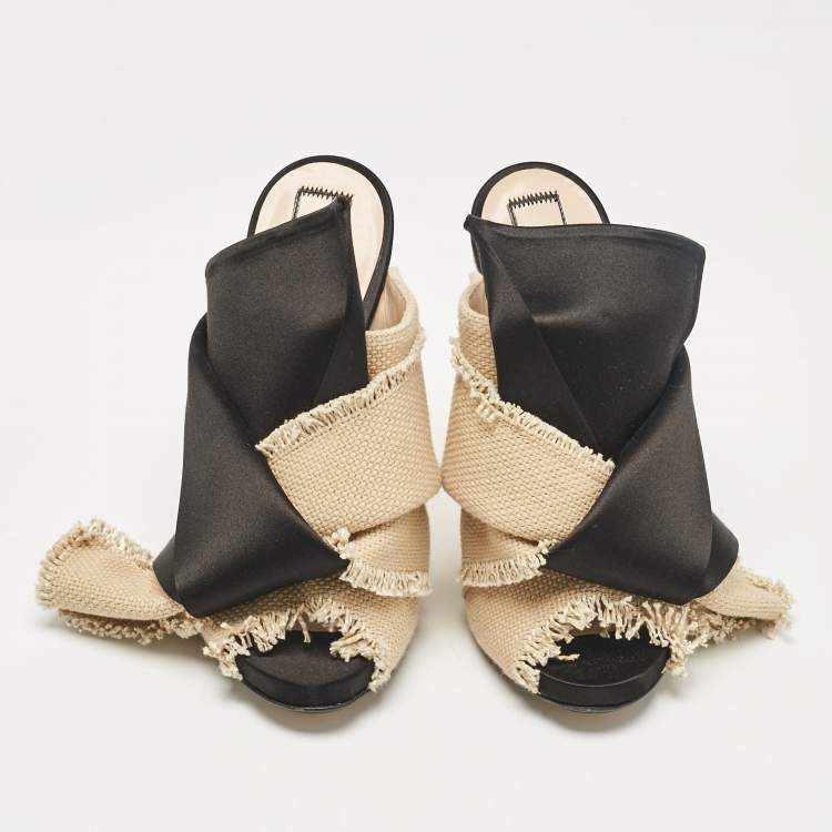 Pre Owned Nº21  Beige/Black Canvas and Satin Raso Knot Mules Size 35.5