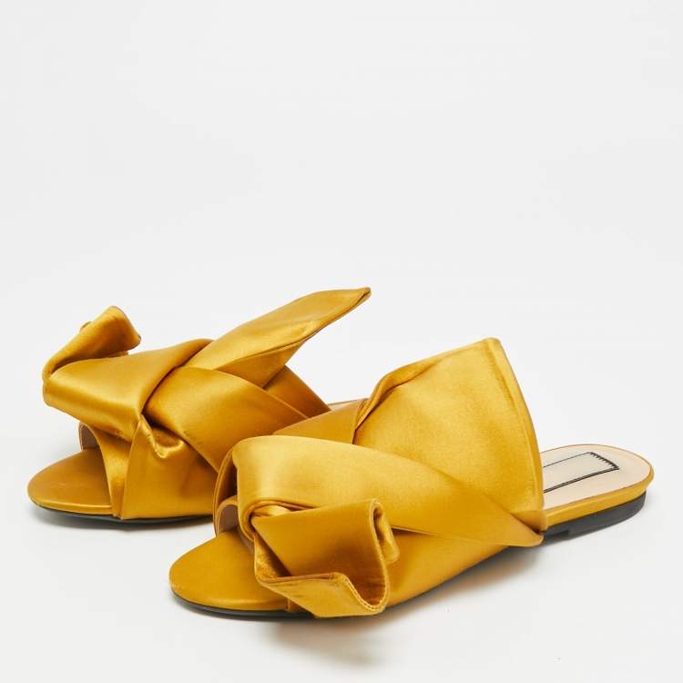 Pre Owned N°21 Raso Knot Size 36 Yellow Satin Flat Slides