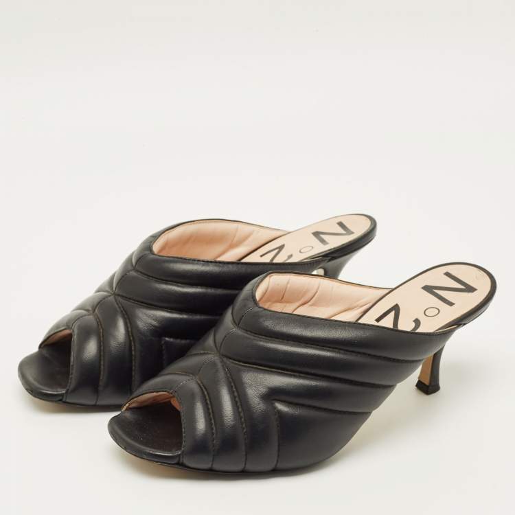 مملوكة مسبقًا N21 Size 41 Black Quilted Leather Mules
