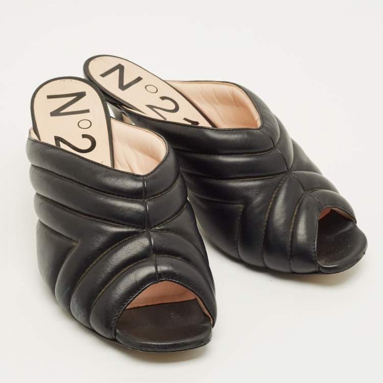 مملوكة مسبقًا N21 Size 41 Black Quilted Leather Mules