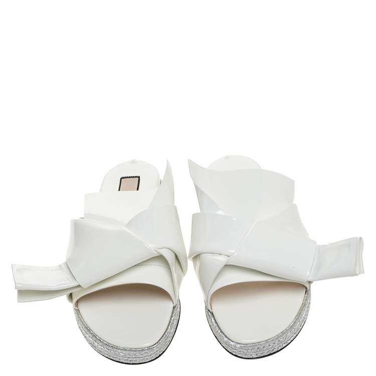Pre Owned N°21 White Patent Leather Knotted Flat Slides Size 38
