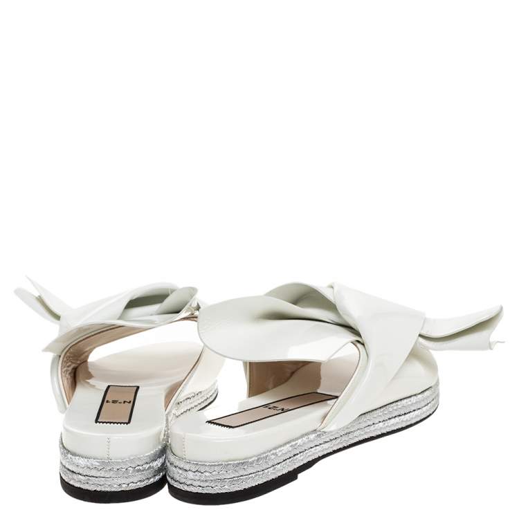 Pre Owned N°21 White Patent Leather Knotted Flat Slides Size 38
