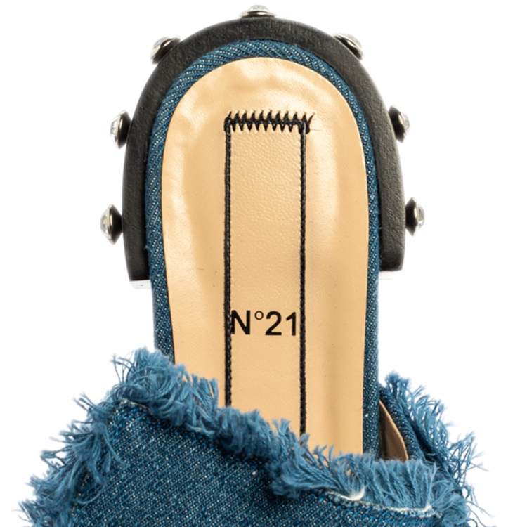 مملوكة مسبقًا N21 Blue Denim Crystal Embellished Knotted Flat Sandals Size 39