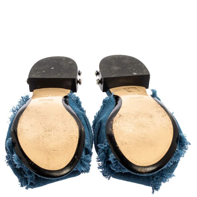 مملوكة مسبقًا N21 Blue Denim Crystal Embellished Knotted Flat Sandals Size 39