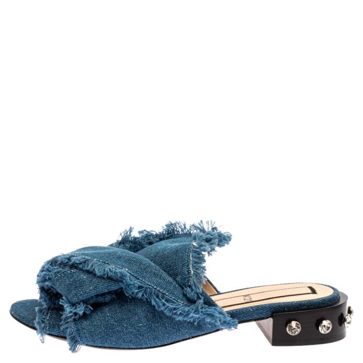 مملوكة مسبقًا N21 Blue Denim Crystal Embellished Knotted Flat Sandals Size 39