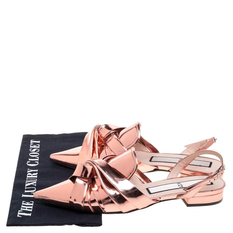 مملوكة مسبقًا N21 Metallic Bronze Leather Knotted Toe Slingback Flat Sandals Size 40