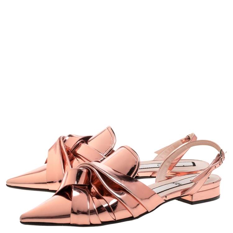 مملوكة مسبقًا N21 Metallic Bronze Leather Knotted Toe Slingback Flat Sandals Size 40