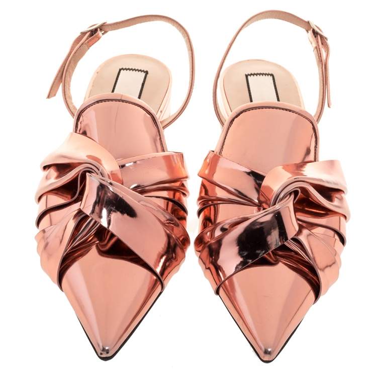 مملوكة مسبقًا N21 Metallic Bronze Leather Knotted Toe Slingback Flat Sandals Size 40