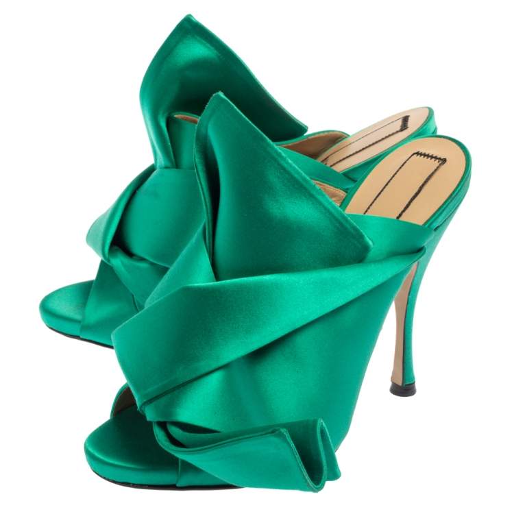 مملوكة مسبقًا N21 Emerald Green Satin Raso Knot Peep Toe Mules Size 38 