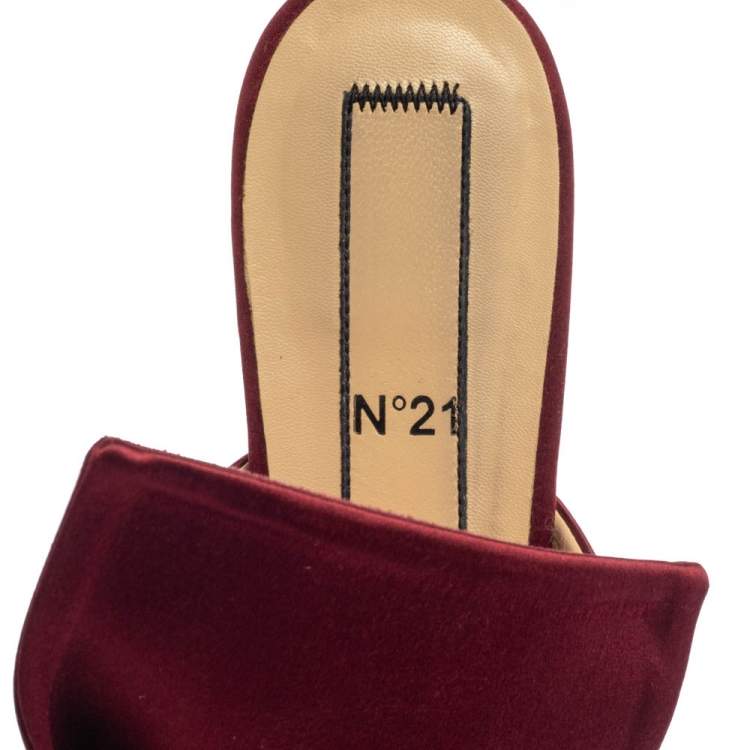 Pre Owned N21 Burgundy Satin Knotted Flats Size 39