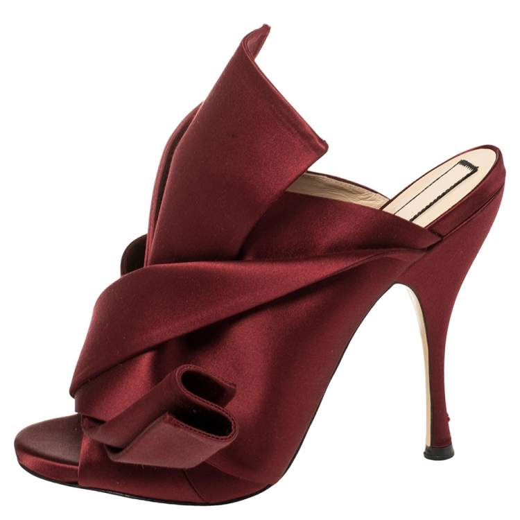 مملوكة مسبقًا N°21 Burgundy Satin Ronny Pleated Mules Size 41