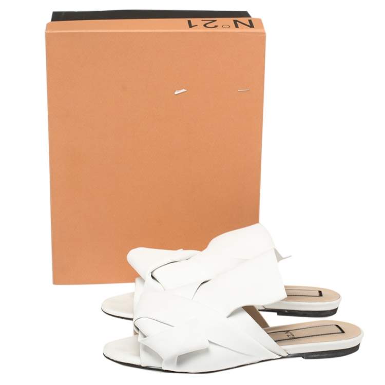 Pre Owned N21 White Leather Knot Flat Mules Size 38