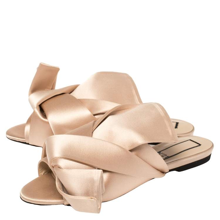 Pre Owned Nº21 Cream Satin Knotted Slide Flats Size 37