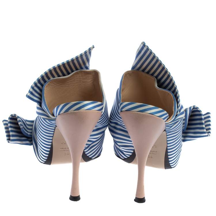 مملوكة مسبقًا N°21 Light Blue/ White Striped Satin Bow Mule Sandals Size 39