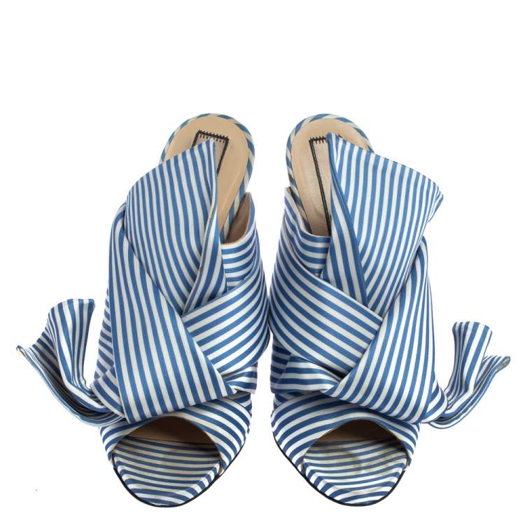 مملوكة مسبقًا N°21 Light Blue/ White Striped Satin Bow Mule Sandals Size 39