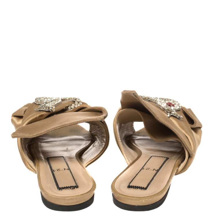 Pre Owned Nº21 Beige Satin Crystal Embellished Flats Size 40