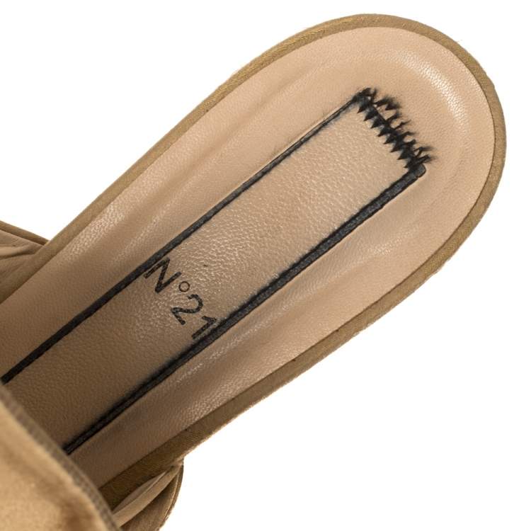 Pre Owned Nº21 Beige Satin Crystal Embellished Flats Size 40