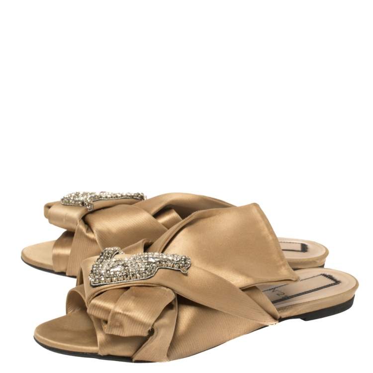 Pre Owned Nº21 Beige Satin Crystal Embellished Flats Size 40
