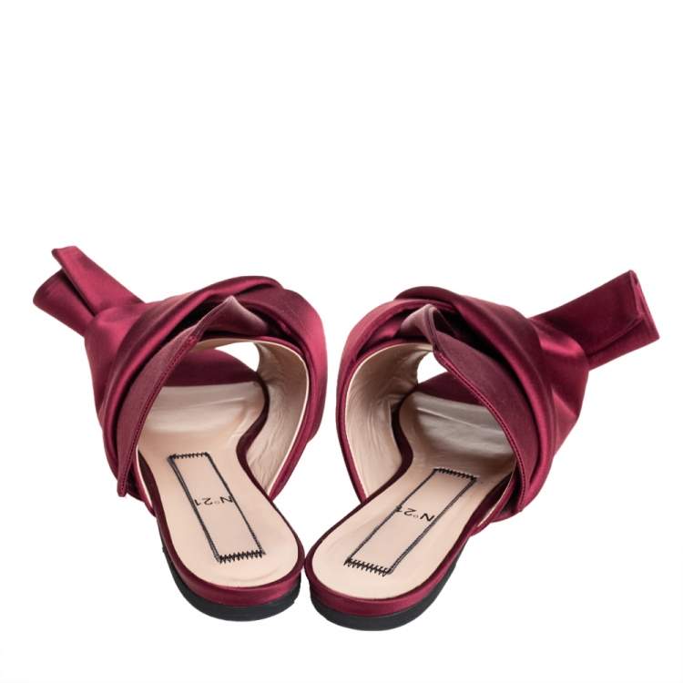 Pre Owned Nº21 Burgundy Satin Knot Flat Slides Size 39
