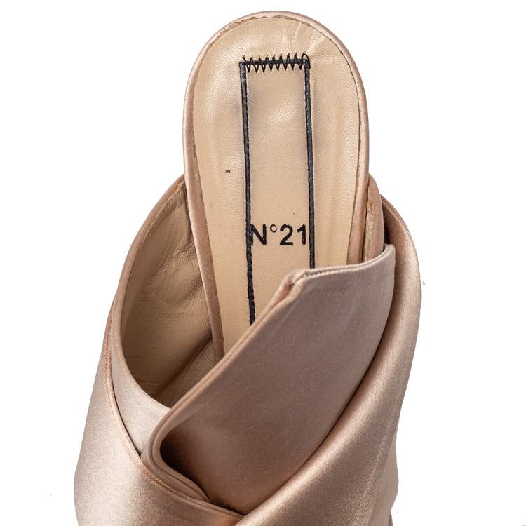 Pre Owned  Nº21 Beige Satin Raso Knot Peep Toe Mules Size 38