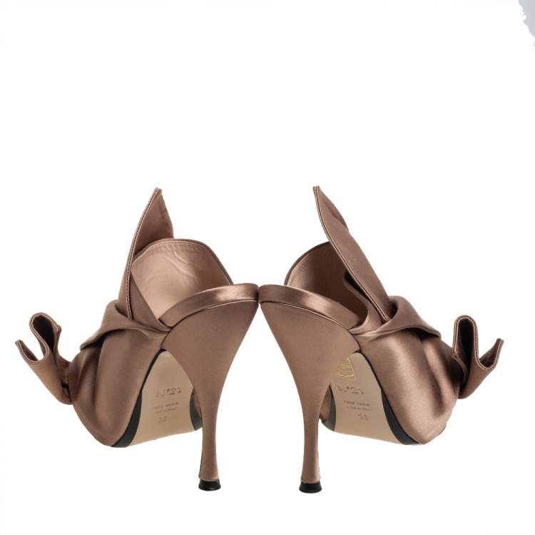 مملوكة مسبقًا Nº21 Brown Satin Raso Knot Peep Toe Mules Size 38