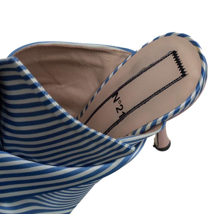 Pre Owned Nº21 White/Blue Satin Raso Knot Peep Toe Mules Size 38