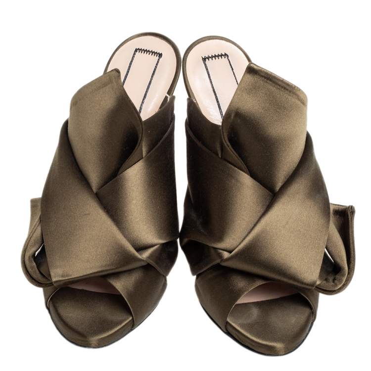Pre Owned Nº21 Green Satin Ronny Pleated Mules Sandals Size 38