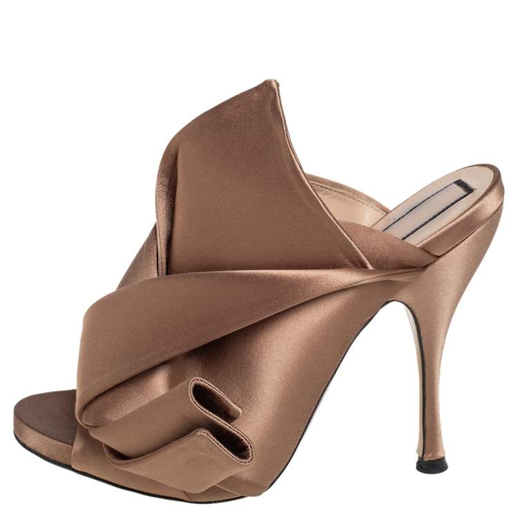 Pre Owned Nº21 Beige Satin Raso Knot Peep Toe Mules Size 38
