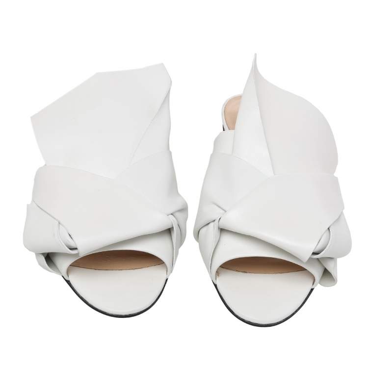 Pre Owned Nº21  White Leather Knot Flat Slides Size 37
