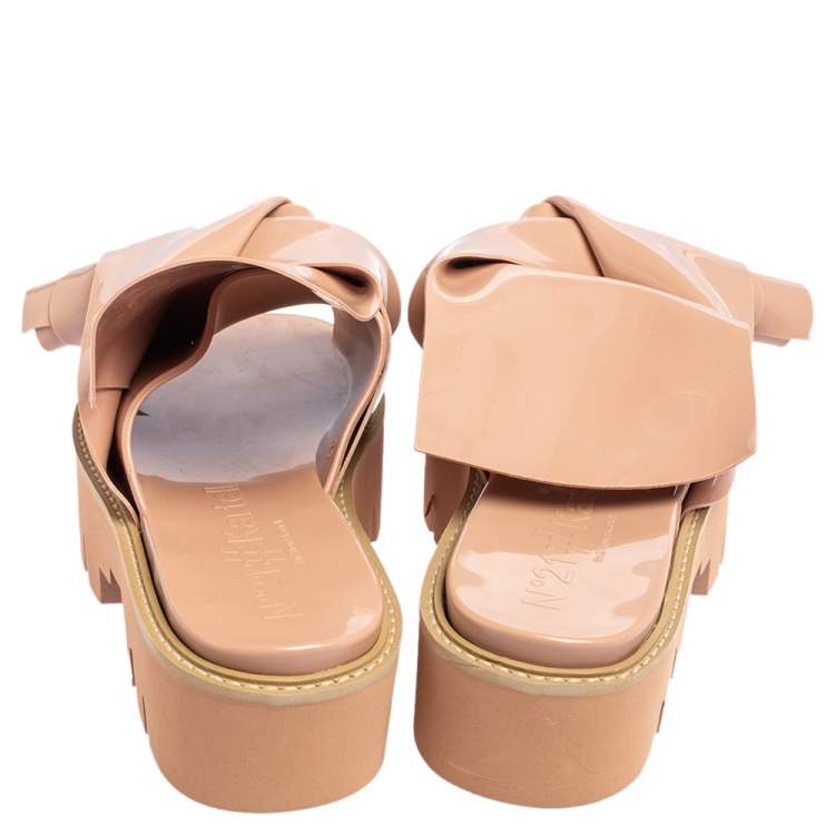 Pre Owned Nº21 X Kartell Beige PVC Knot Platform Slides Sandals Size 39