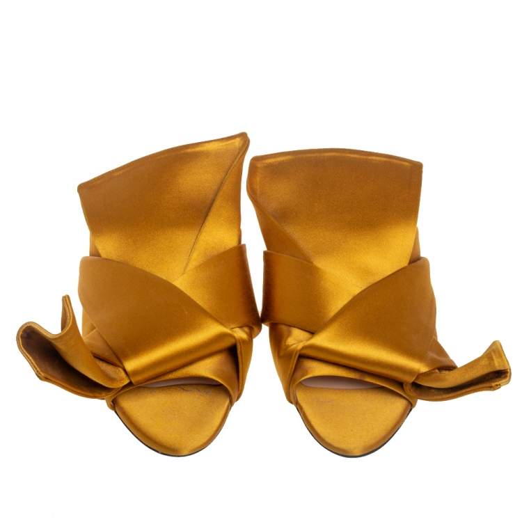 مملوكة مسبقًا Nº21 Mustard Yellow Satin Knot Mule Flats Size 36