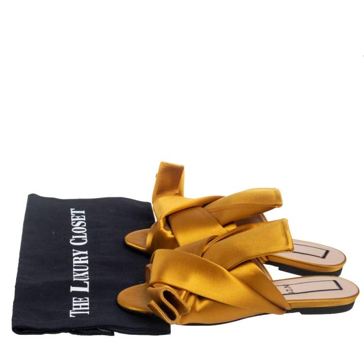 مملوكة مسبقًا Nº21 Mustard Yellow Satin Knot Mule Flats Size 36